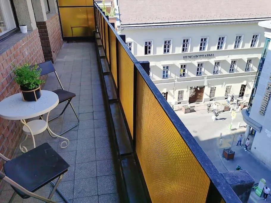 Deak Ferenc Ter Central Apartment Budapest Hungary